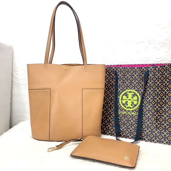 Tory Burch Handbags - 🌸OFFERS?🌸Tory Burch Leather Cardamom Tote Set